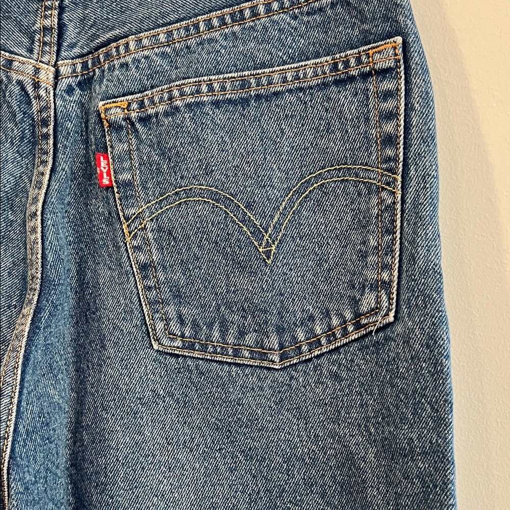 Levi's 501 Spliced Two-Tone Blue Straight Jeans - Picture 10 of 16